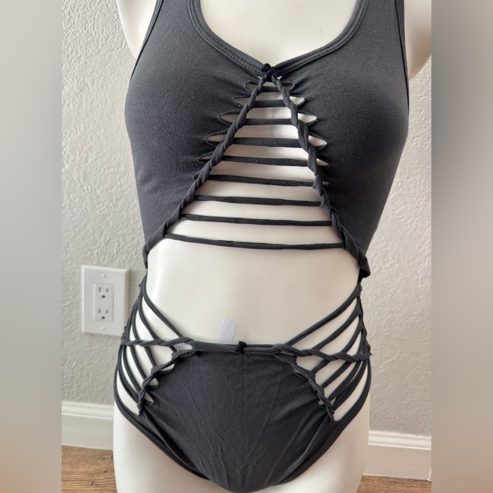 NEW Twisted Movement Grey Handmade Cutout Pole Festival Dance Bodysuit S - Picture 2 of 7